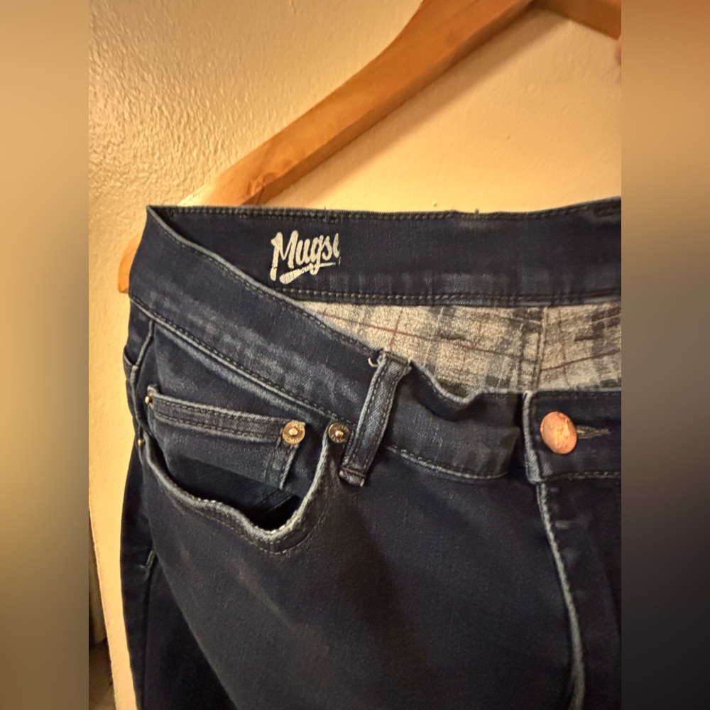 SOLD Mugsy Jeans Toasty 33 X 32